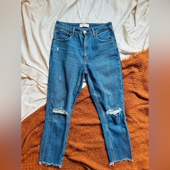 Abercrombie Highrise skinny jeans 2/26 short curve Distressed - Picture 2 of 2